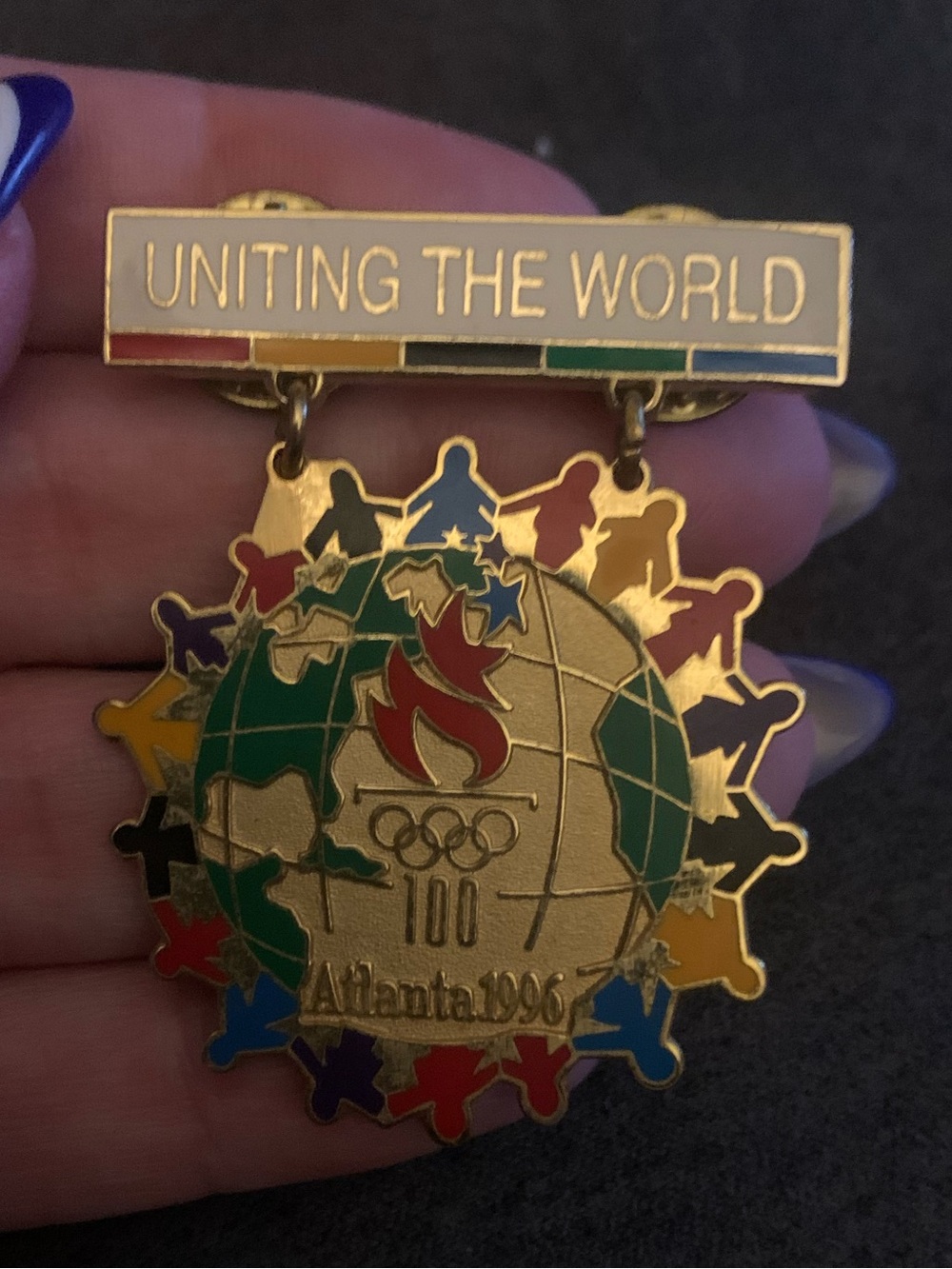 Vintage Atlanta 1996 "Uniting The World" Olympic Commemorative Pin - Multicolor